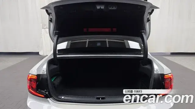 Volvo S90 2021 — Photo 12/31