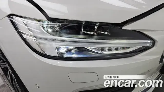 Volvo S90 2021 — Photo 1/31