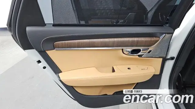 Volvo S90 2021 — Photo 25/31