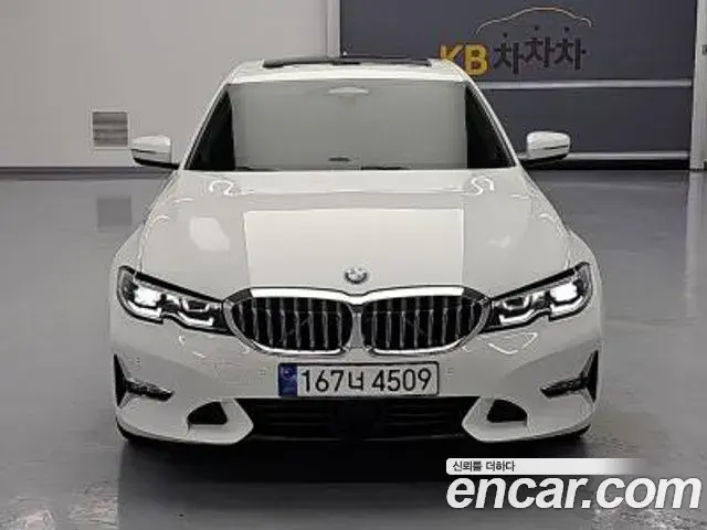 BMW 3 Series 2022 — Photo 9/18