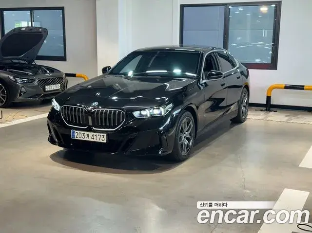 BMW 5 Series 2024 — Photo 11/20