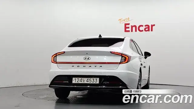 Hyundai Sonata 2022 — Фото 4/20