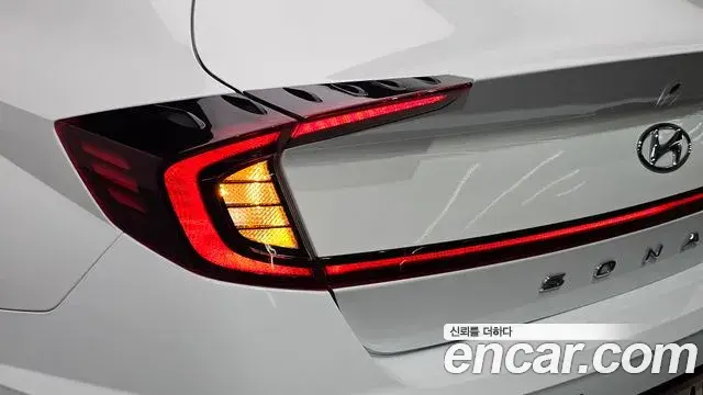 Hyundai Sonata Hybrid 2022 — ფოტო 4/31