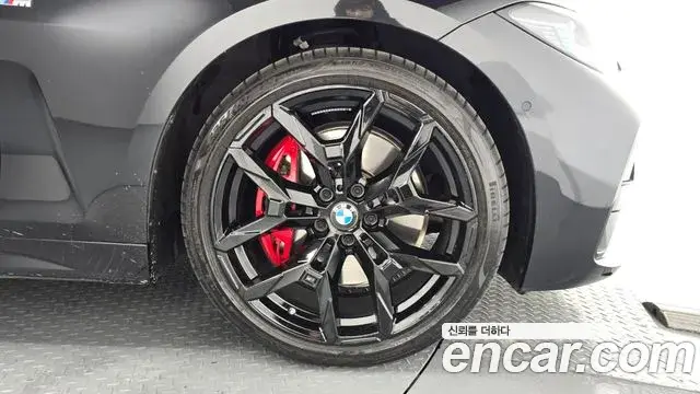BMW 4 Series 2025 — Photo 12/31