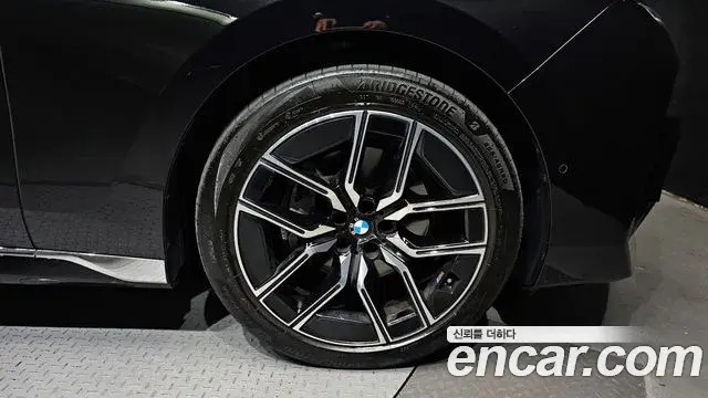 BMW 7 Series 2025 — Şəkil 17/30