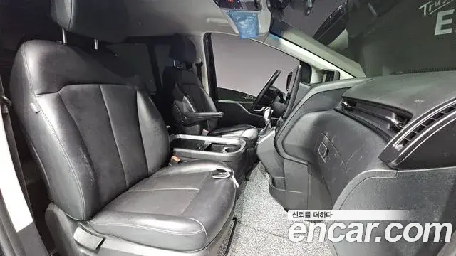 Hyundai Staria 2022 — Photo 31/31