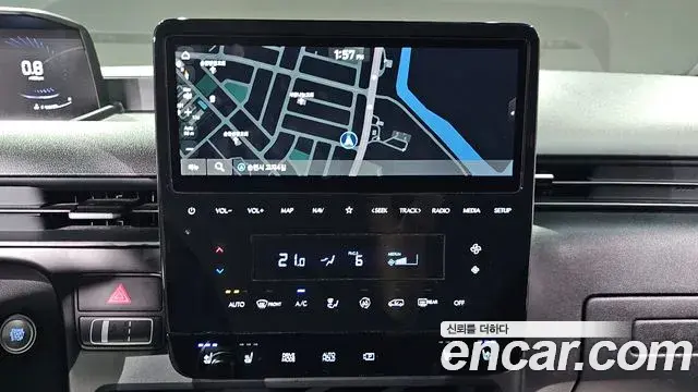 Hyundai Staria 2022 — Photo 13/31