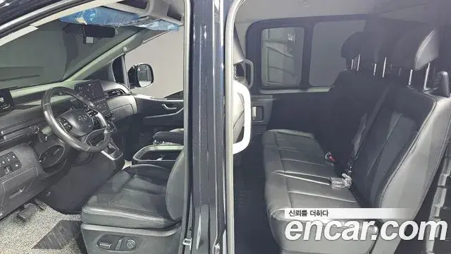 Hyundai Staria 2022 — Photo 3/31