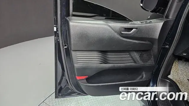 Hyundai Staria 2022 — Photo 7/31