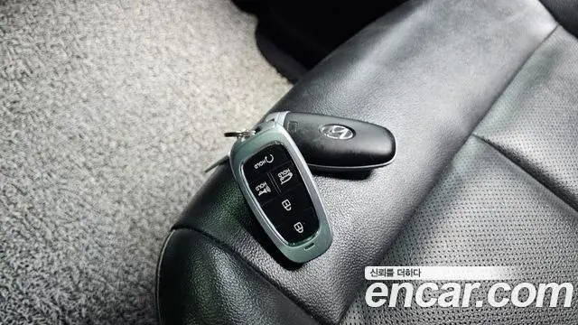 Hyundai Staria 2022 — Photo 6/31