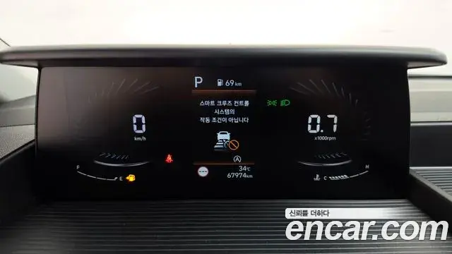 Hyundai Staria 2021 — Фото 8/20