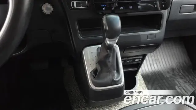 Hyundai Staria 2021 — Фото 9/20