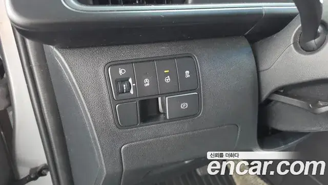 Hyundai Staria 2021 — Фото 14/20