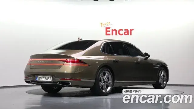 Genesis G90 2022 — Photo 28/33