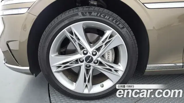 Genesis G90 2022 — Photo 3/33