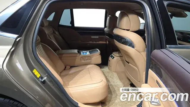 Genesis G90 2022 — Photo 30/33