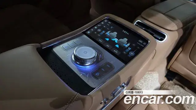 Genesis G90 2022 — Photo 29/33