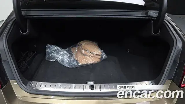 Genesis G90 2022 — Photo 23/33