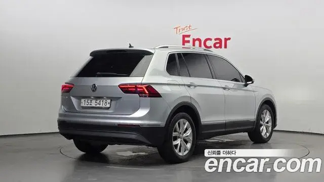 Volkswagen Tiguan 2018 — Şəkil 20/20