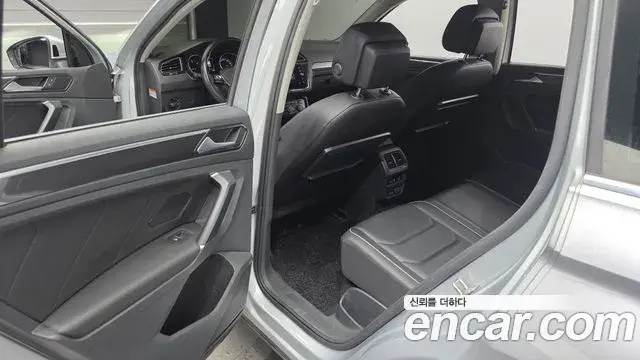 Volkswagen Tiguan 2018 — Şəkil 1/20