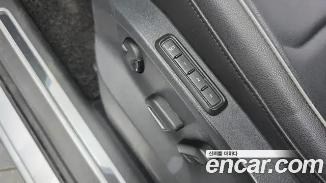 Volkswagen Tiguan 2018 — Şəkil 14/20