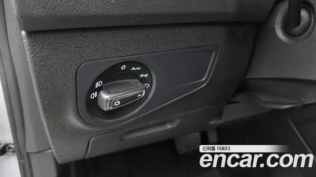 Volkswagen Tiguan 2018 — Şəkil 19/20
