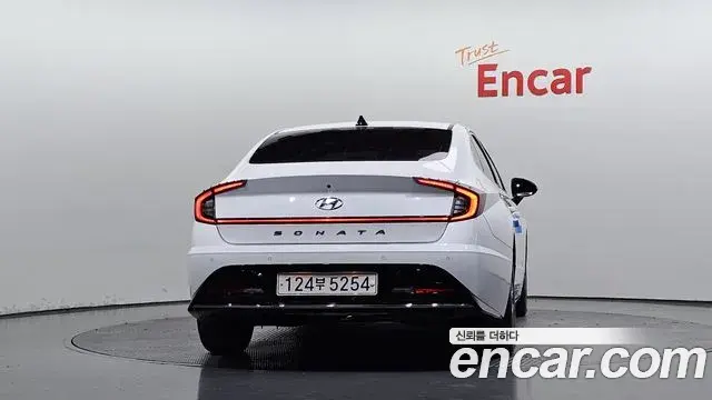 Hyundai Sonata Hybrid 2022 — ფოტო 17/30