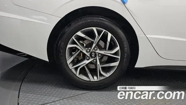 Hyundai Sonata Hybrid 2022 — ფოტო 27/30