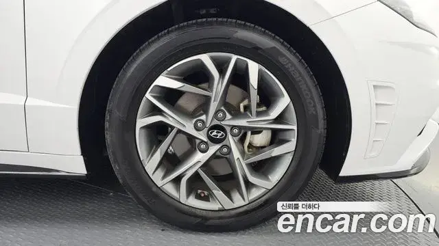 Hyundai Sonata Hybrid 2022 — ფოტო 8/30