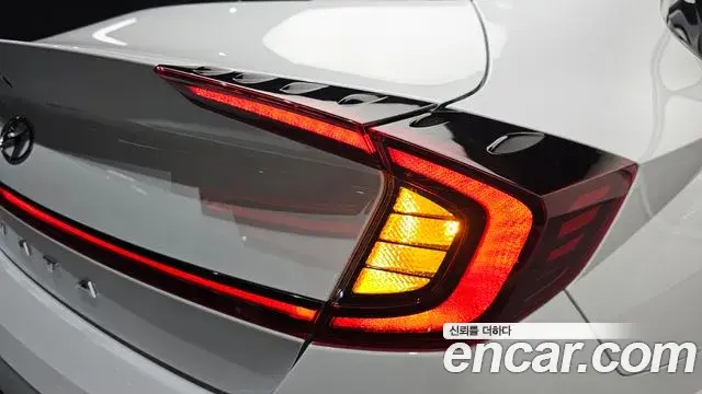 Hyundai Sonata Hybrid 2022 — ფოტო 26/30