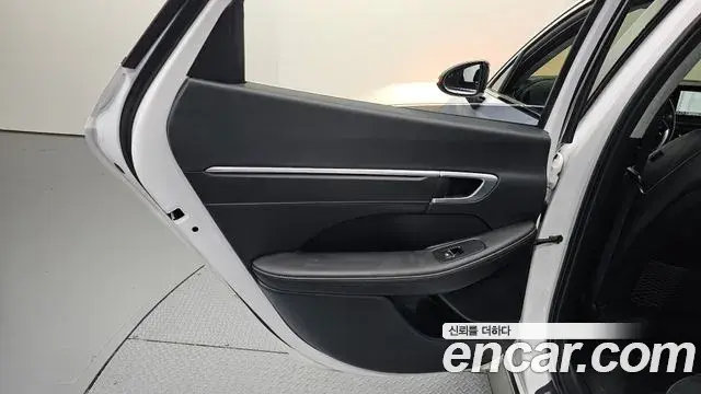 Hyundai Sonata Hybrid 2022 — ფოტო 13/30