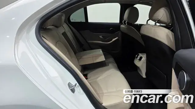 Mercedes-Benz C-Class 2019 — Фото 12/20