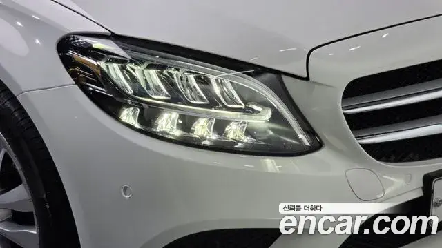 Mercedes-Benz C-Class 2019 — ფოტო 8/35