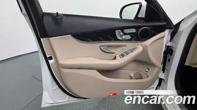Mercedes-Benz C-Class 2019 — ფოტო 9/35