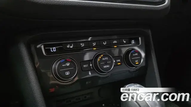 Volkswagen Tiguan 2018 — ფოტო 3/30