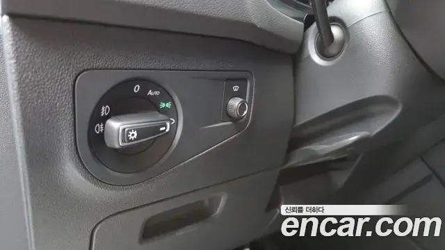 Volkswagen Tiguan 2018 — ფოტო 4/30