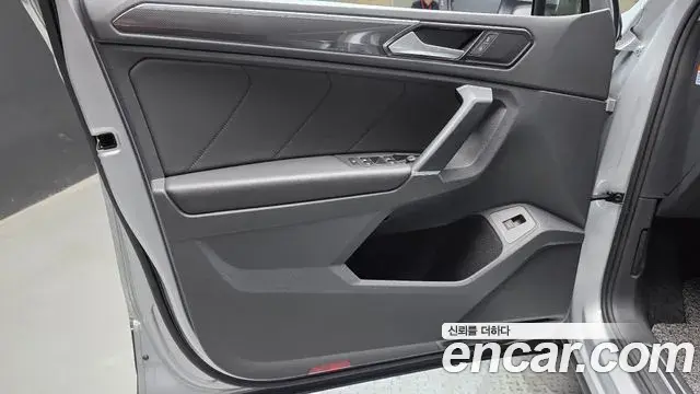 Volkswagen Tiguan 2018 — ფოტო 13/30