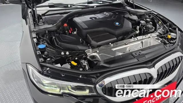 BMW 3 Series 2022 — ფოტო 10/20