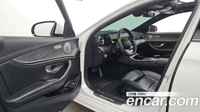 Mercedes-Benz E-Class 2020 — Фото 10/20