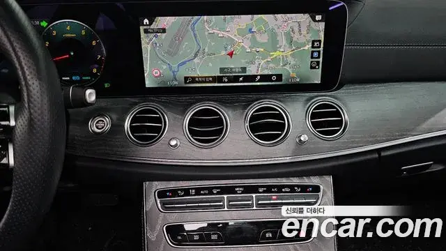 Mercedes-Benz E-Class 2020 — Фото 14/20