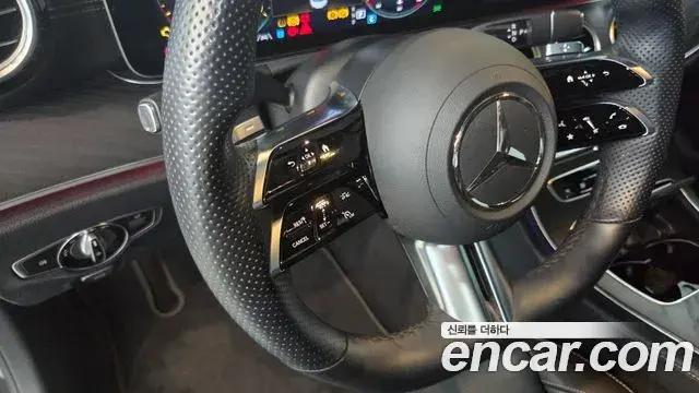 Mercedes-Benz E-Class 2022 — Photo 20/20