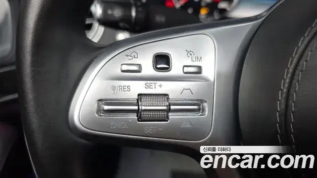 Mercedes-Benz S-Class 2020 — Photo 12/36