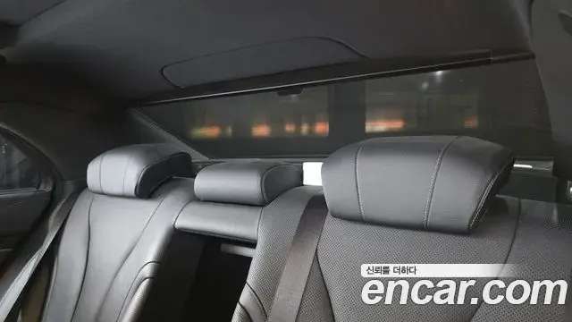 Mercedes-Benz S-Class 2020 — Photo 31/36