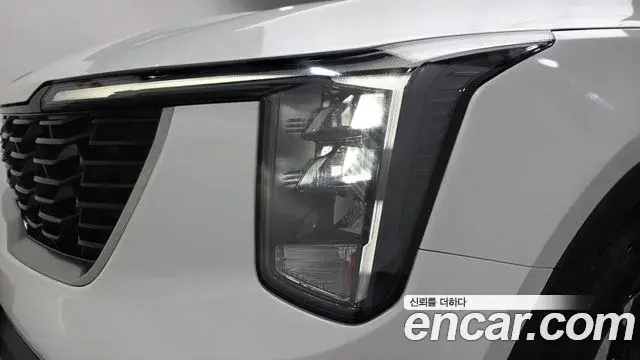 Kia Sorento 2023 — Şəkil 2/32