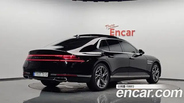 Genesis G90 2023 — ფოტო 22/38