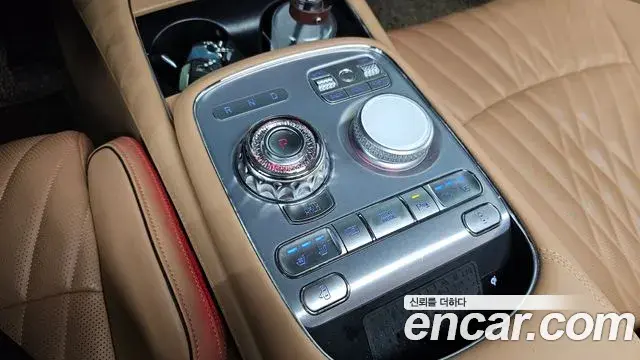 Genesis G90 2023 — ფოტო 29/38