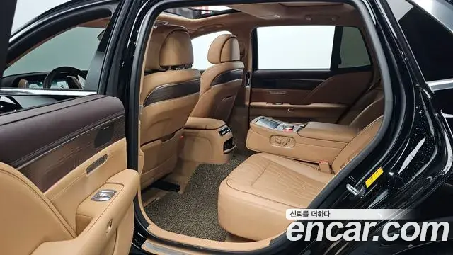 Genesis G90 2023 — ფოტო 14/38