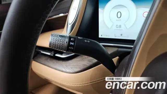 Genesis G90 2023 — ფოტო 8/38