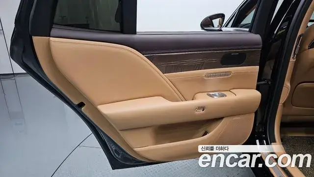 Genesis G90 2023 — ფოტო 34/38