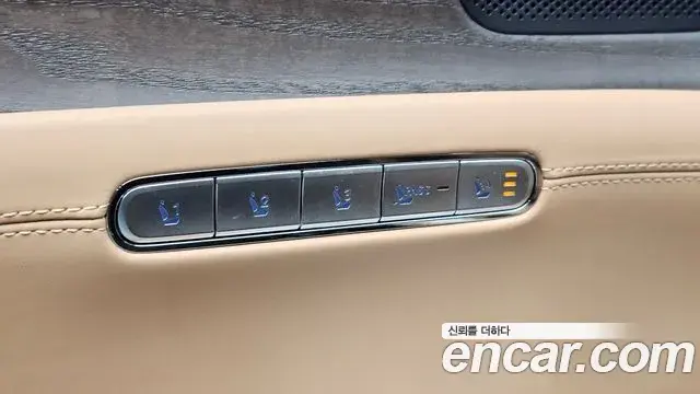 Genesis G90 2023 — ფოტო 31/38